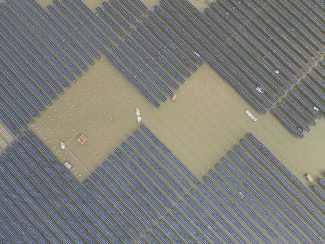 全國首座潮光互補光伏電站并網，年發電量超1億度
