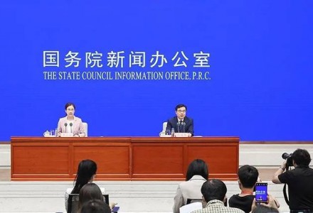 國家統(tǒng)計局：上半年新能源汽車、太陽能電池、移動通信基站設(shè)備產(chǎn)量同比分別增長111.2%、31.8%、19.8%