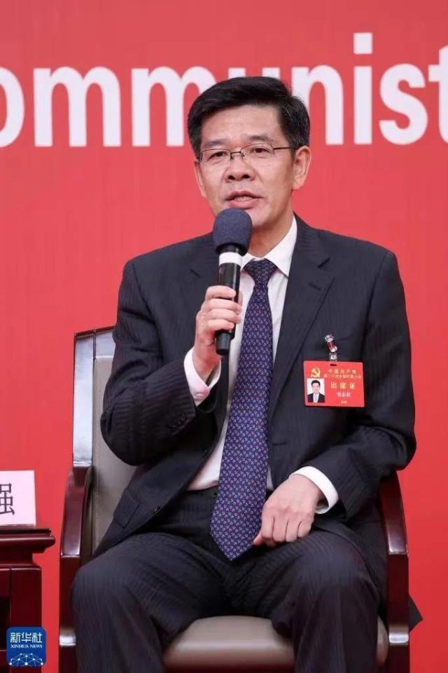 二十大專題 | 大會(huì)直通車——黃志強(qiáng)：內(nèi)蒙古既要“羊煤土氣”也要“追風(fēng)逐日”