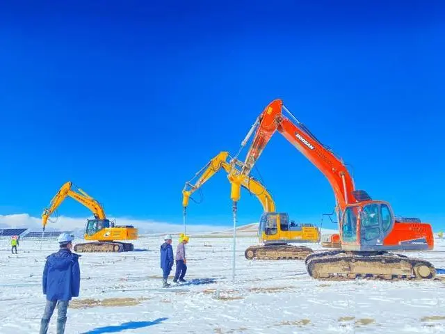 西藏規(guī)模最大光伏電站 藏北高原清潔能源新地標