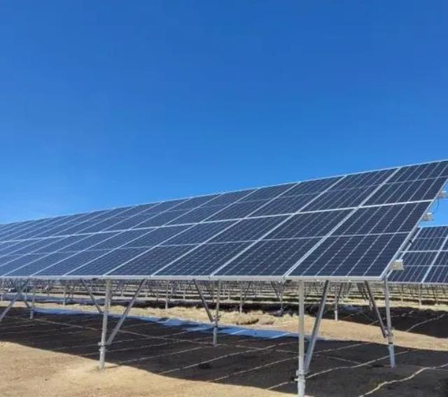 西藏規模最大光伏電站 藏北高原清潔能源新地標