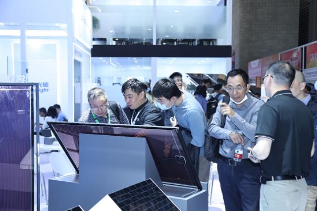 展會直擊丨鈣鈦礦商用光伏產品高能來襲，極電光能引爆SNEC