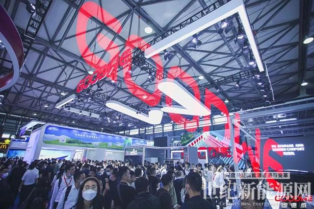 首秀走“紅”  固德威光電建筑生態系統亮相SNEC