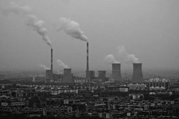 霧霾肆意的當下,太陽能發電既是能源新寵,也是優選的煤炭接班人! 霧霾肆意的當下,太陽能發電既是能源新寵,也是優選的煤炭接班人!