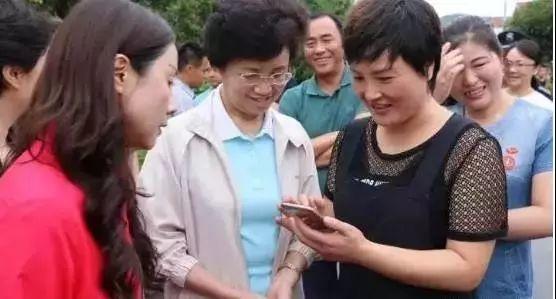 聽說現在的農民不用干活,靠屋頂就能掙錢? 聽說現在的農民不用干活,靠屋頂就能掙錢?