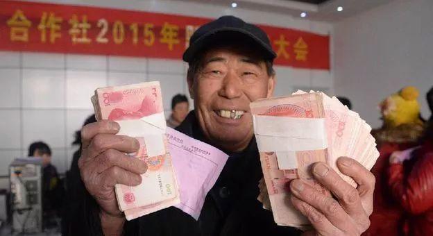 為父母建了個“屋頂銀行”，親戚朋友都爭相模仿！