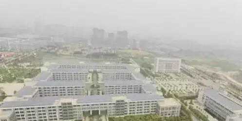 涵蓋大中小學(xué)數(shù)十所 光伏發(fā)電走進(jìn)校園 集環(huán)保、發(fā)電、裝飾于一體
