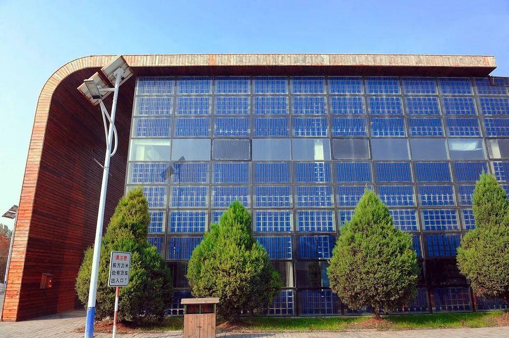 耗資300億打造光伏建筑一體化大作!中國第一高樓將使用光伏幕墻! 耗資300億打造光伏建筑一體化大作!中國第一高樓將使用光伏幕墻!