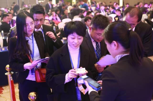 “聚能?起航” 愛康綠色家園戰略升級發布暨2017年度合伙人大會成功召開