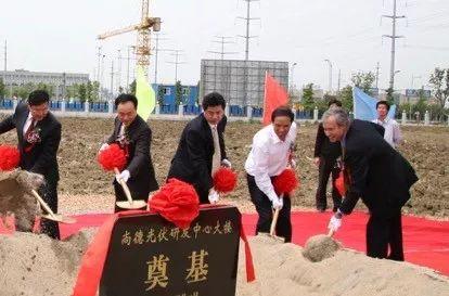 施正榮：僅以此文悼念我的師兄、朋友和同事Stuart Wenham 教授