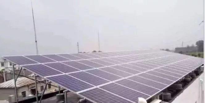 不吹牛，去年他家安裝了光伏發(fā)電居然凈賺30萬