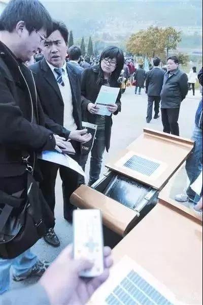 震驚！光伏無所不在，居然還有墓光互補！