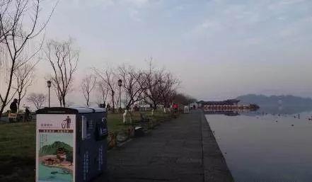 利好 | 光伏機(jī)場(chǎng)、光伏火車站、光伏主題館、光伏小屋、光伏垃圾箱 助力G20零排放