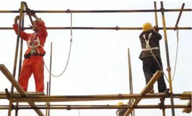 光伏施工人員從高空墜落致死誰該承擔責任？附光伏電站施工現場安全規范